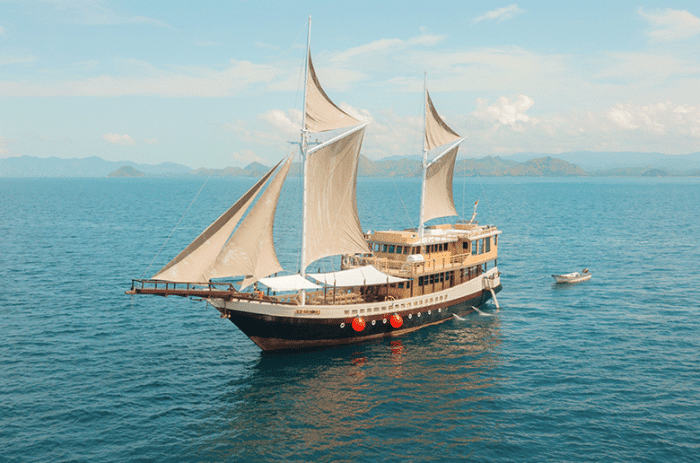 3 Days 2 Nights Komodo Tour with by Luxury Lamborajo