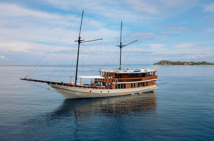 Komodo Boat Tour 3D2N with Senada Phinisi