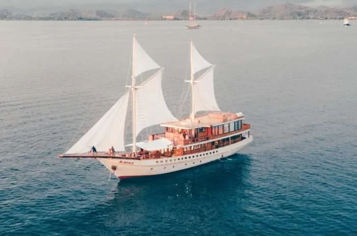 3D2N Luxury Komodo Tour with Elbark Cruises Labuan Bajo