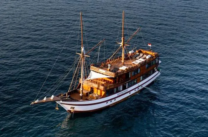 3D2N Komodo Trip with Neptune Cruise by Komodo Touristic