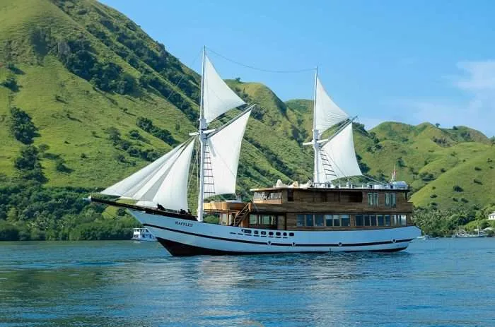3D2N Komodo Island Trip with Raffles Cruise Labuan Bajo