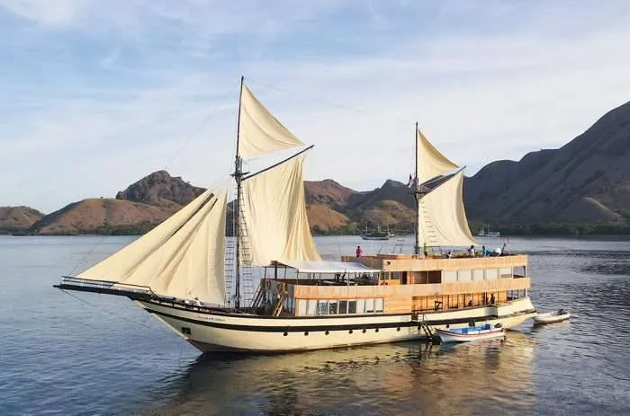 3D2N Komodo Sailing Trip with Lamborajo 3 from Labuan Bajo